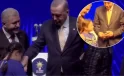 Cumhurbaşkanı Erdoğan, elini öpen Hilmi Türkmen’in kızına sahnede harçlık verdi