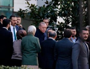 Cumhurbaşkanı Erdoğan’dan AK Parti İstanbul İl Başkanlığına ziyaret