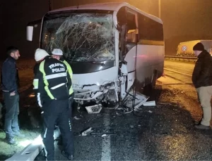 Edirne’de polis servis midibüsü ile turist otobüsü çarpıştı: 10’u polis 11 kişi yaralandı