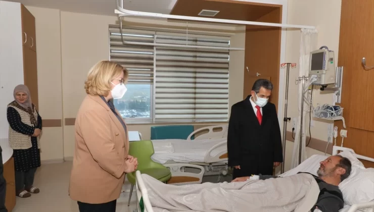 Kırklareli Valisi Birol Ekici, hastaları ziyaret etti