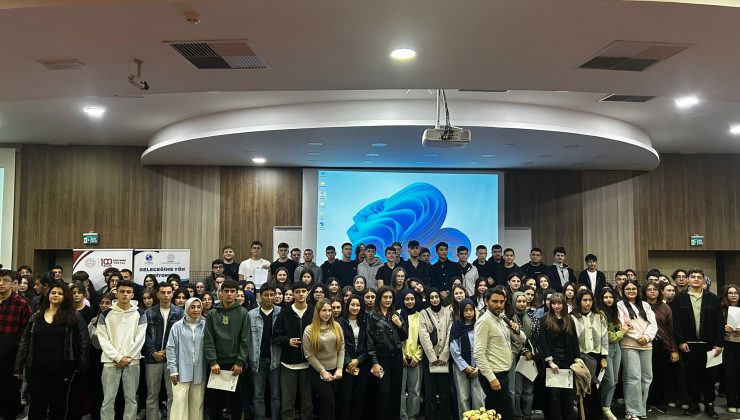 Lise Öğrencileri Üniversite Atmosferini Yerinde Deneyimledi