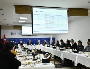 SAÜ İletişim Fakültesi Sektörle Geleceği Konuştu