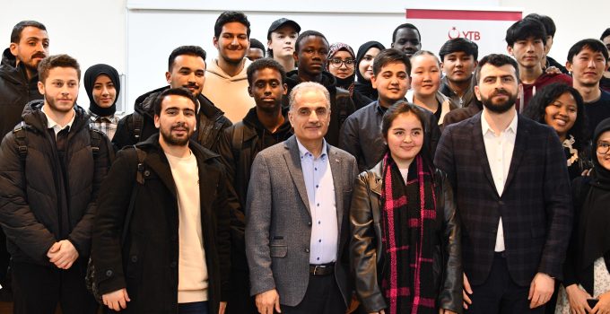 Uluslararası Öğrenci Akademisi Sakarya’da Açılış Dersi Rektör Hamza Al’dan