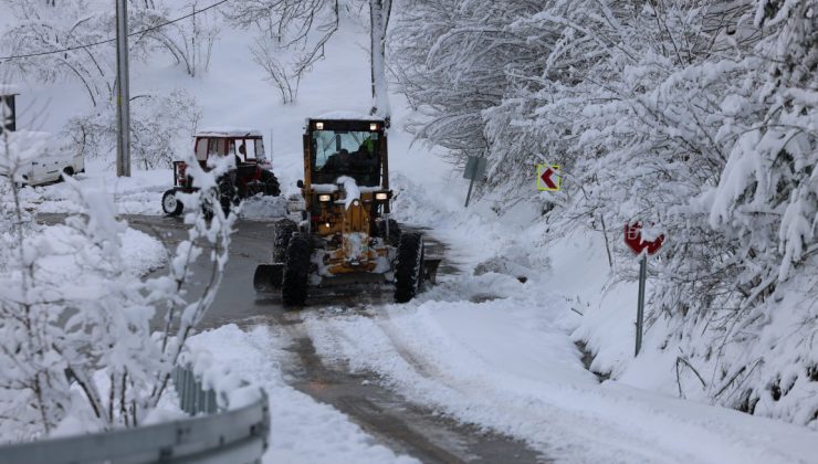 Hendek’te Karla Mücadele Aralıksız Devam Ediyor