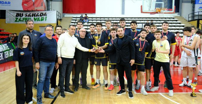 U-18 Erkekler Basketbol Ligi’nde Şampiyon Serdivan Belediyesi Spor Kulübü