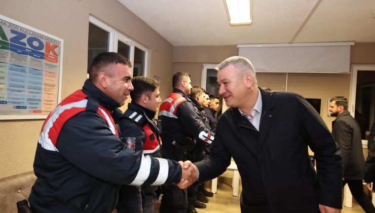 Serdivan’da Yeni Yıla Görev Başında Giren Personele Moral Ziyareti