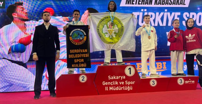Serdivan Belediyesi Karate Takımı’ndan Türkiye Finallerinde 9 Madalya