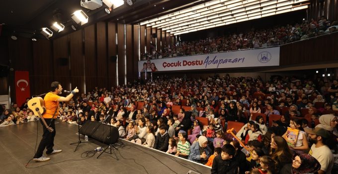 Adapazarı’nda Çocuk Şenliği Coşkusu