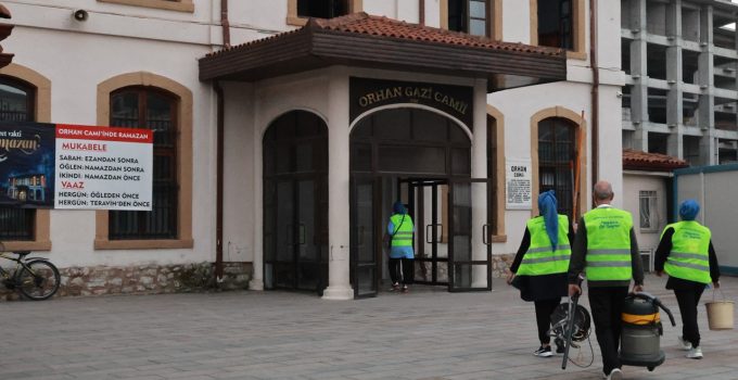 Adapazarı’nda 111 Camide Ramazan Temizliği